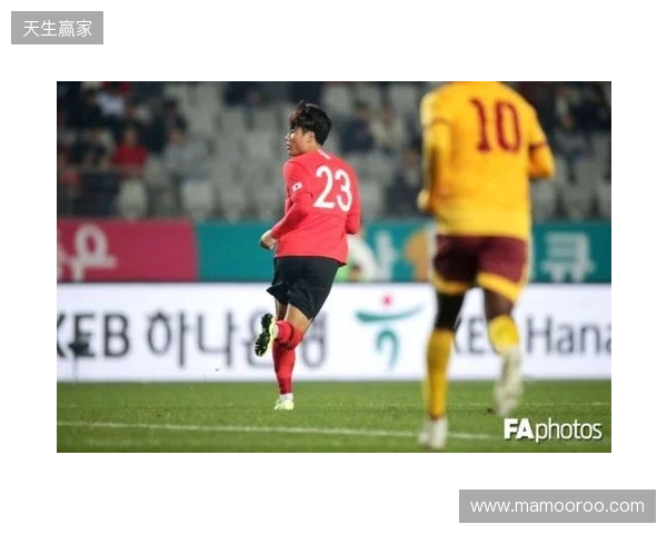 媒体人:U17国脚张伯霖接近加盟湖北星辉,玉昆也曾向球员报价 媒体人:U17国脚张伯霖接近加盟湖北星辉,玉昆也曾向球员报价